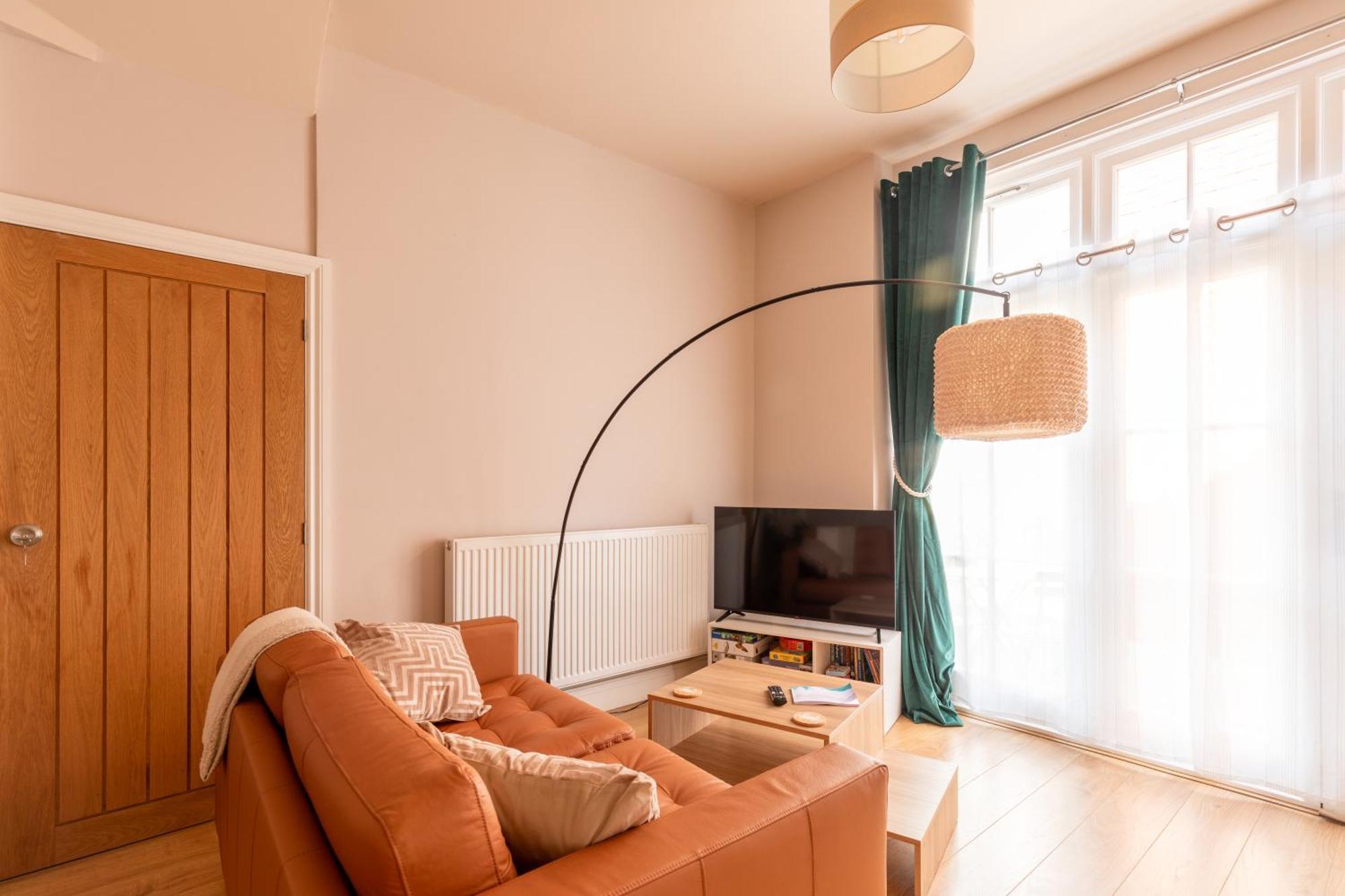 Charming Beachside Town House Apartment Ryde (Isle of Wight)