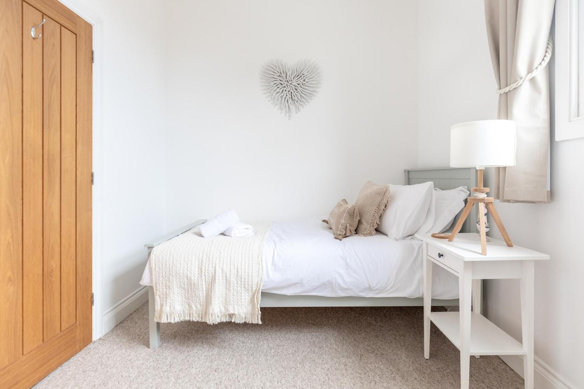 Charming Beachside Town House Apartment Ryde (Isle of Wight)