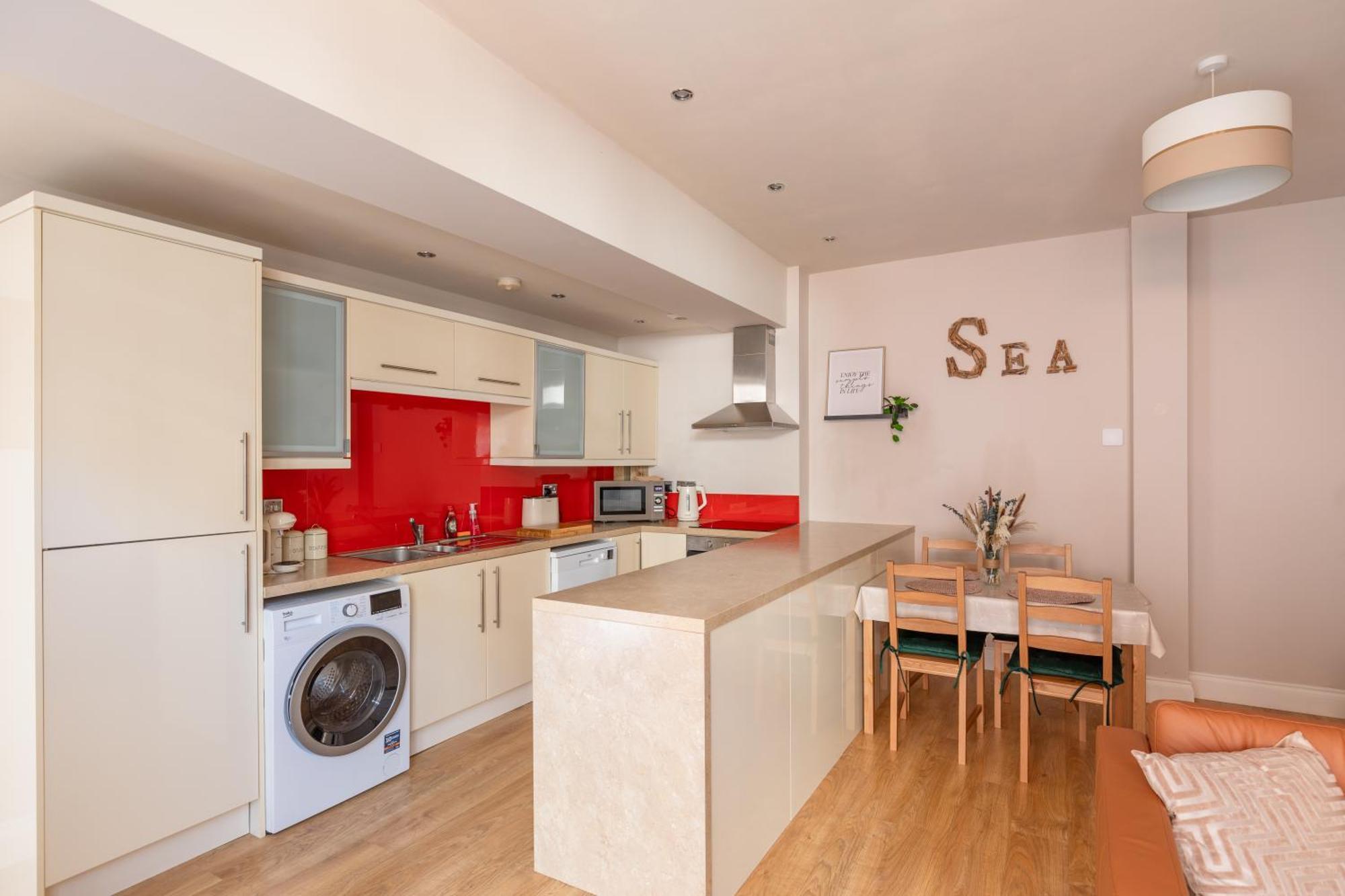 Charming Beachside Town House Ryde (Isle of Wight)