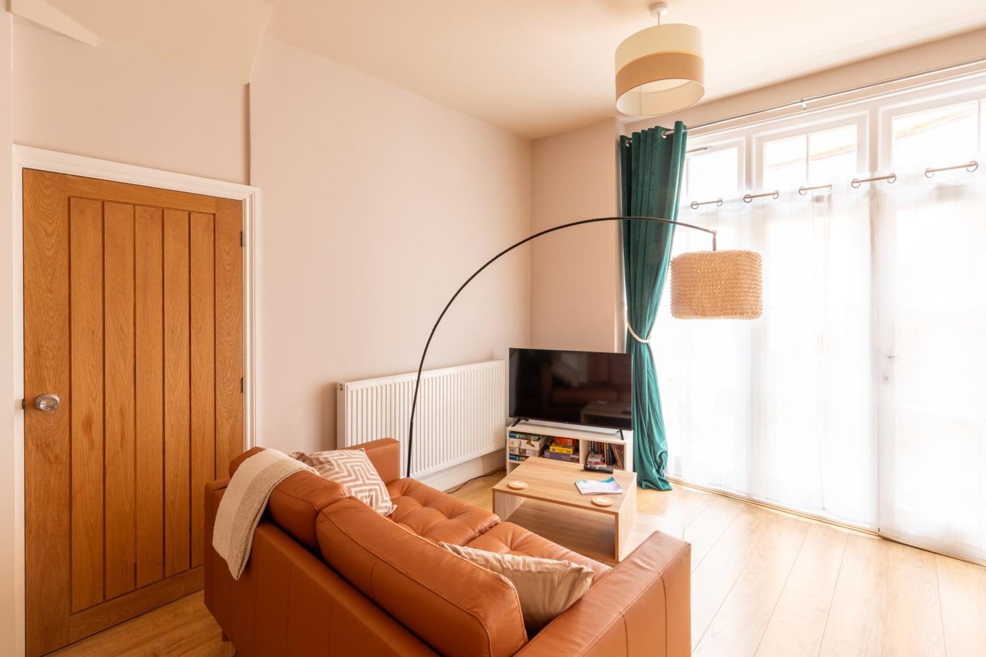 Charming Beachside Town House Apartment Ryde (Isle of Wight)