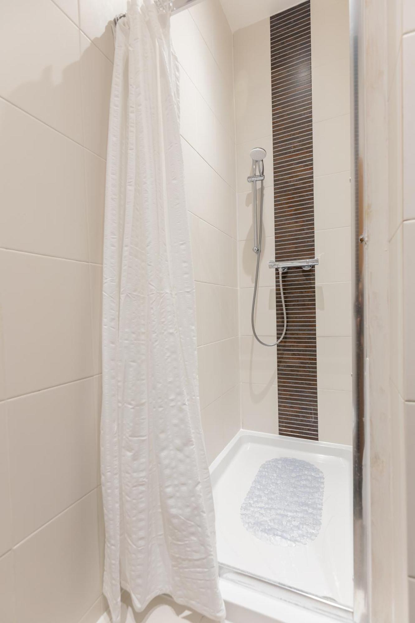 Charming Beachside Town House Apartment Ryde (Isle of Wight)